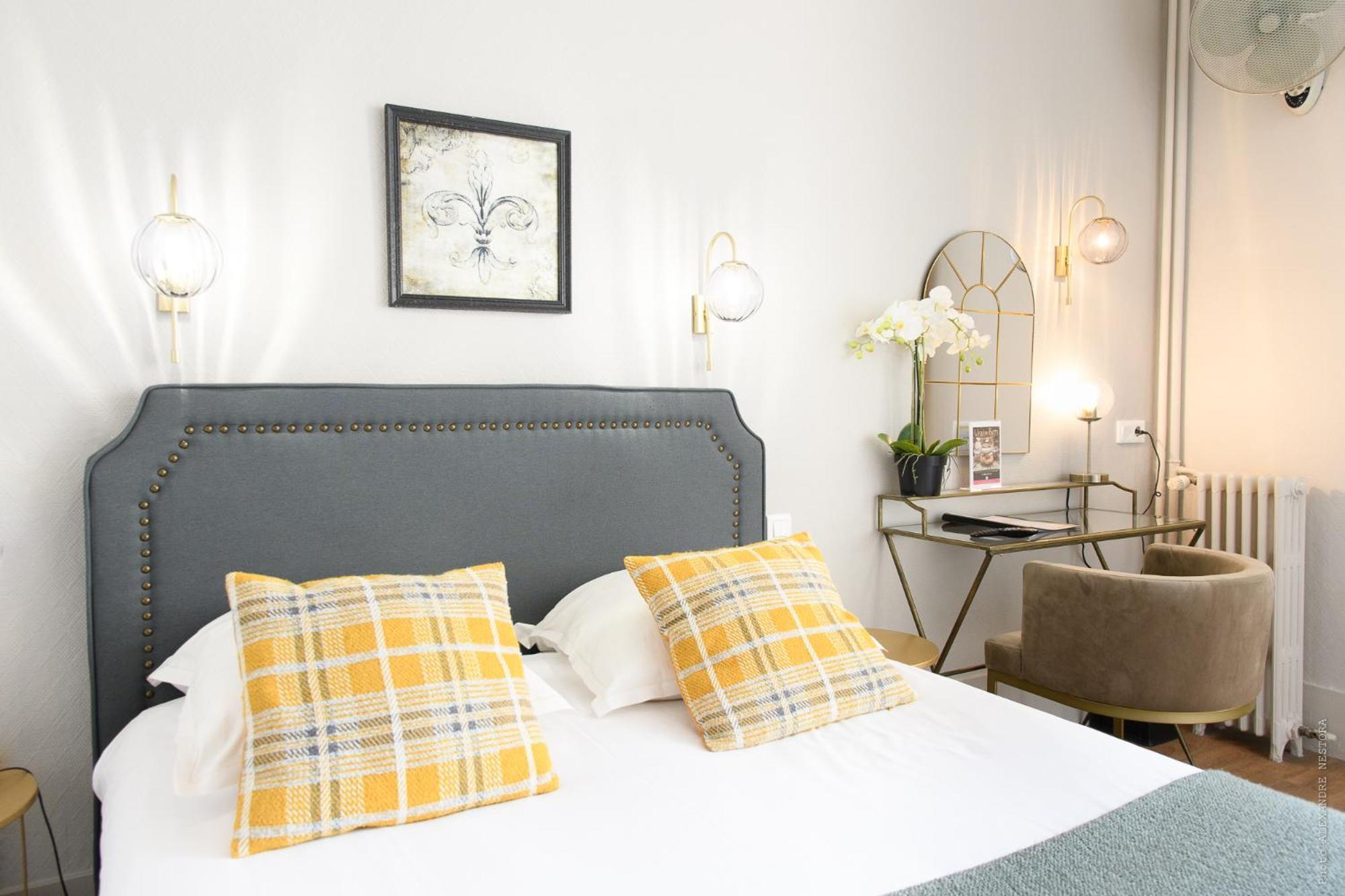 ורסאי A L'Hotel Des Roys מראה חיצוני תמונה